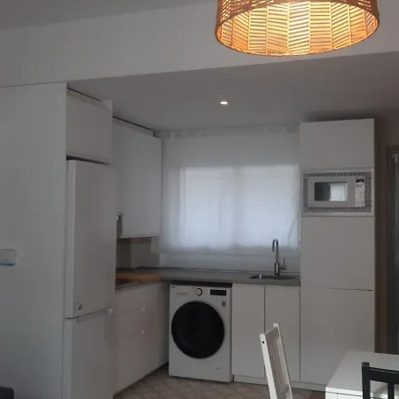 Attractive In Center Apartment *